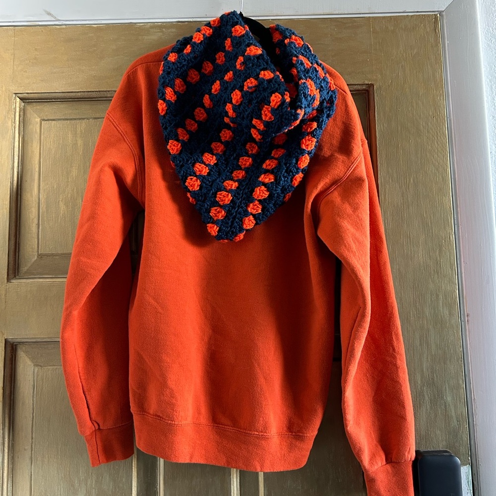 Boise‎ State Sweatshirt - Picture 2 of 5